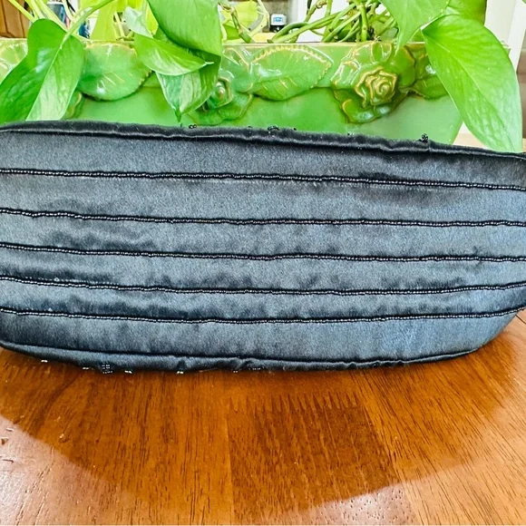 Vintage Black Beaded Handbag w Butterfly Clasp and Chain Strap by Melissa Design - Picture 9 of 14